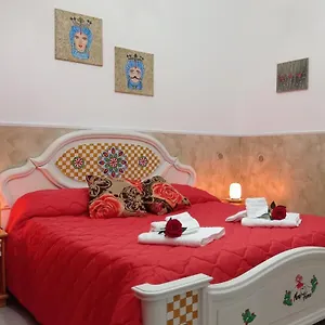 mary-home-casa-vacanza-taormina.sicilyhotelsitaly.net/